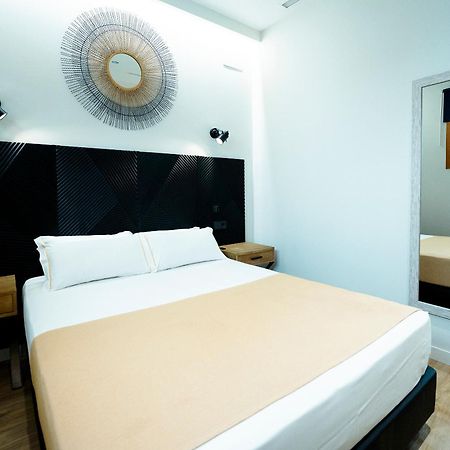 Aparthotel Luz De Gades - Suites Spa Gym - Adults Only كاديز المظهر الخارجي الصورة