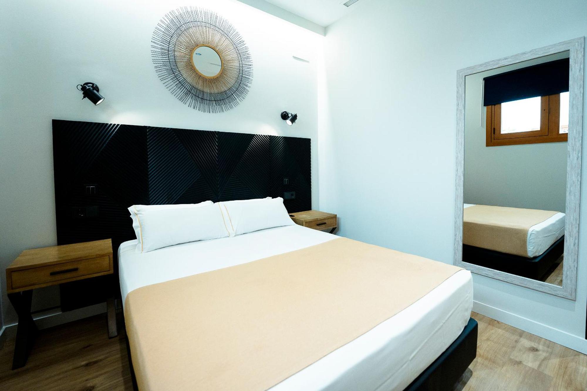 Aparthotel Luz De Gades - Suites Spa Gym - Adults Only كاديز المظهر الخارجي الصورة