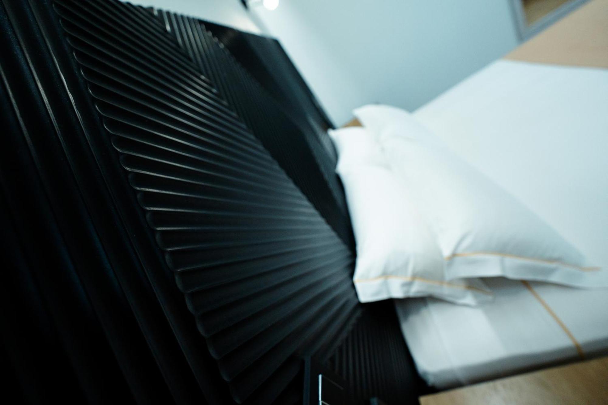 Aparthotel Luz De Gades - Suites Spa Gym - Adults Only كاديز الغرفة الصورة
